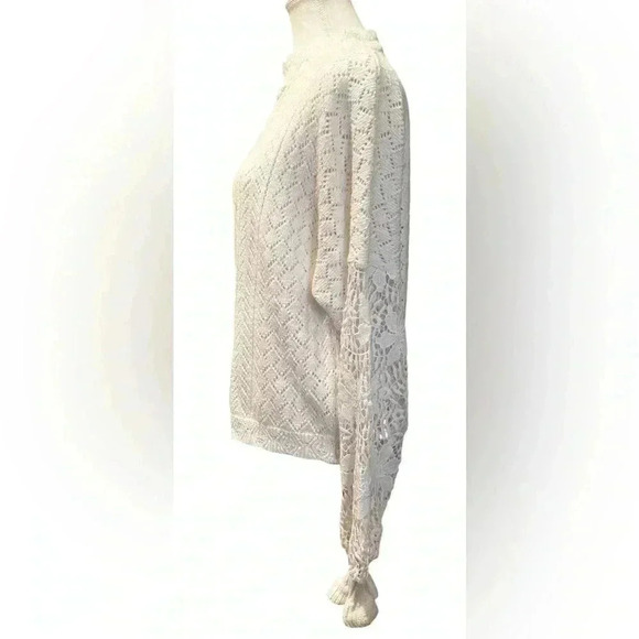Noracora | Cable Knit & Lace Crochet Sweater (S) - Picture 3 of 9